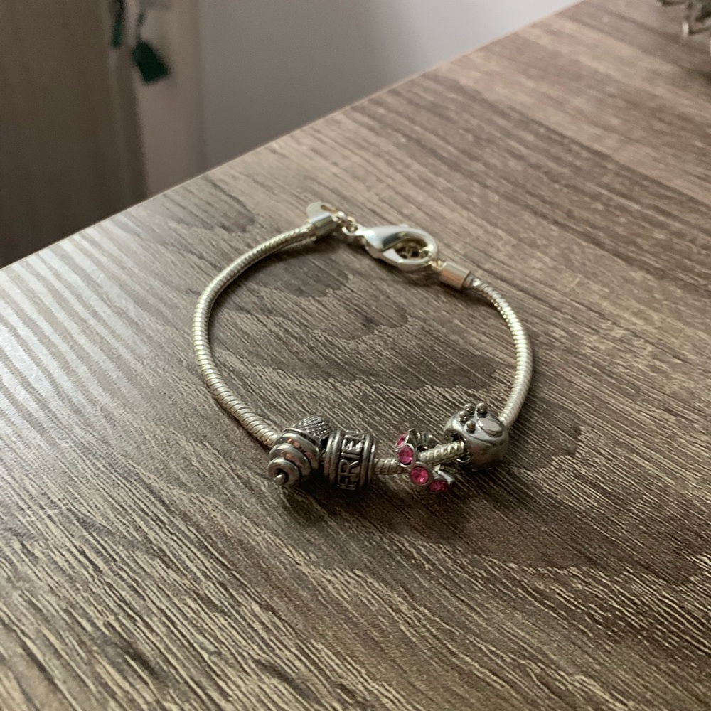 Viva Beads Bracelet with 4 charms